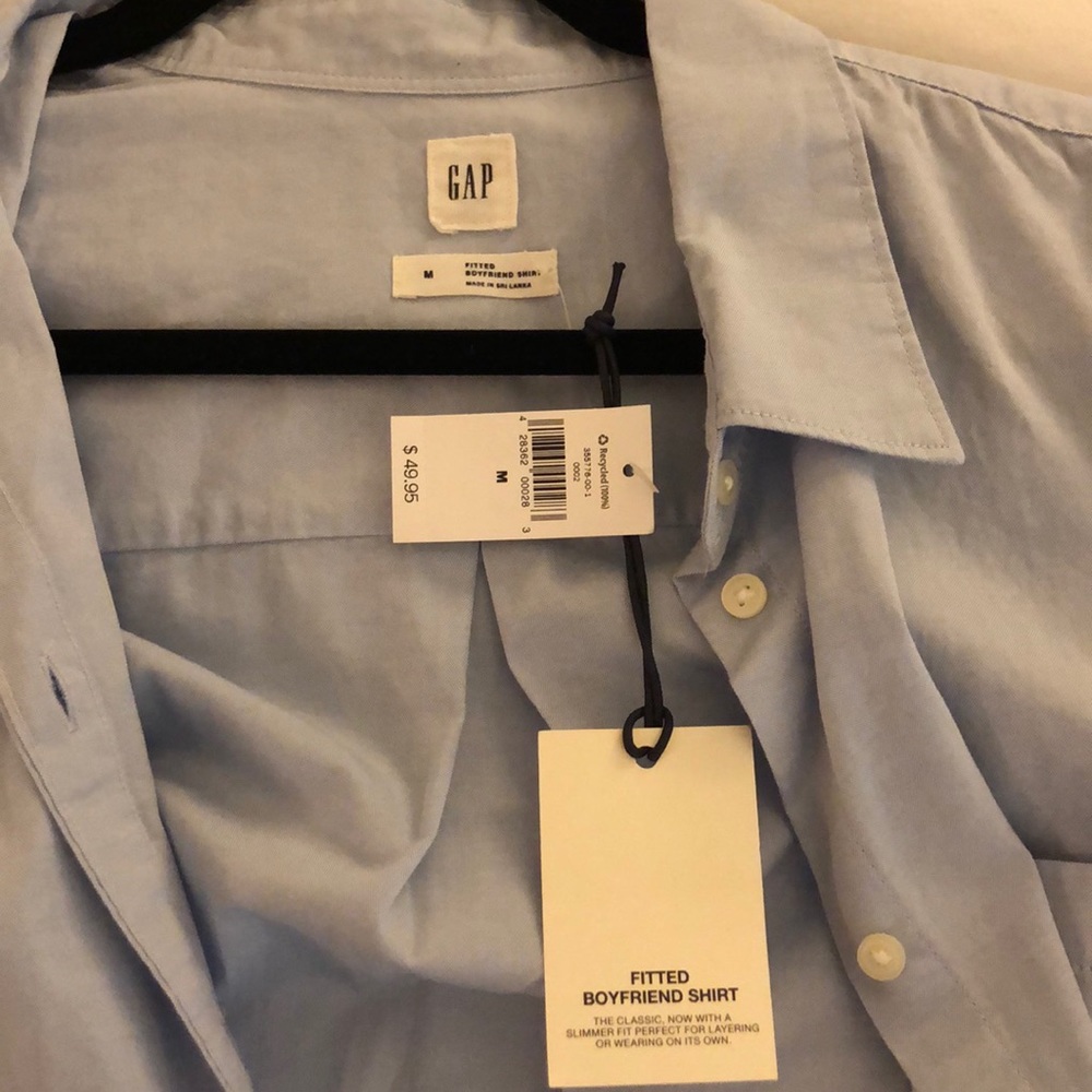 Gap button down shirt